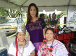 Cónsul Honoraria de Guatemala (centro) junto con las reinas de la fiesta de San Miguel
